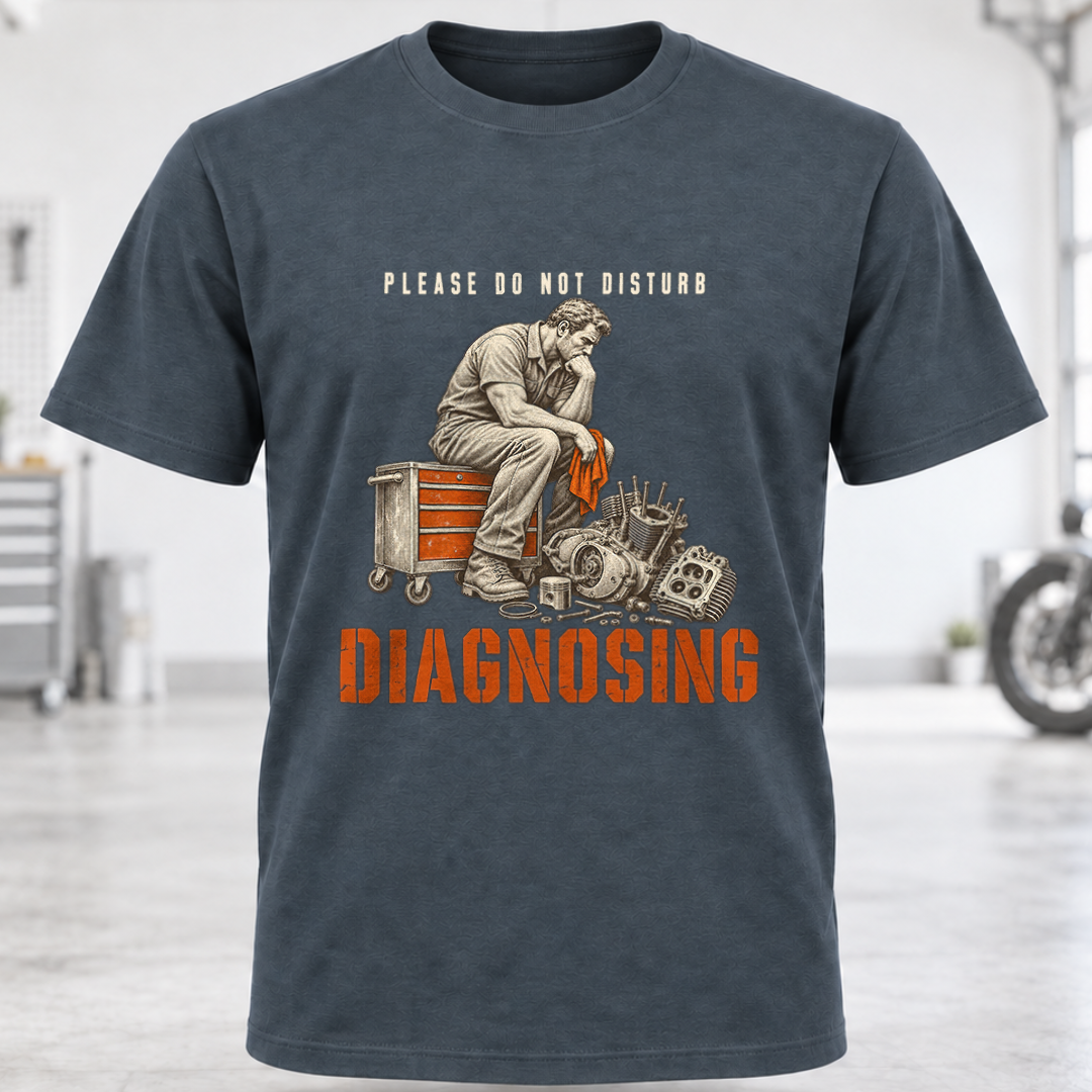 Diagnosing Mechanic T-Shirt "Please Do Not Disturb"